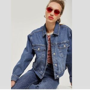 Top shop boxy crop denim jacket size 8 (fits 6-8)